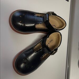Felix & Flora girls size 10 black sandals dress shoes